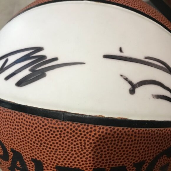 NBA Autographed Team Basketball/Orlando Magic -- J.J. Redick, Dwight Howard/Hedo - Picture 4 of 6